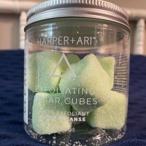 Harper+Ari ExfoliatingSugarCubes in Juice Cleanse